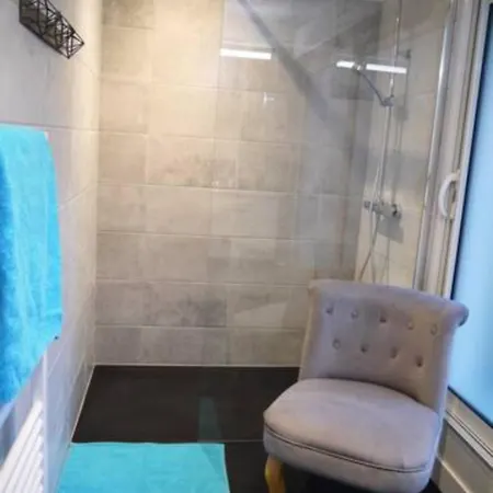 Cocoon Close To The Sea In 아파트 *